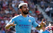 Aguero lập cú đúp, M.C vươn lên nhì bảng