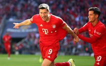 Lewandowski lập cú đúp, Bayern Munich thắng dễ 10 người Cologne