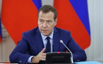 Thủ tướng Medvedev và toàn bộ chính phủ từ chức để ông Putin sửa hiến pháp