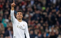 Casemiro lập cú đúp đưa Real Madrid lên đầu bảng