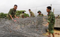 Tập kết hàng trăm tấm lưới thép mở đường vào Rào Trăng 3