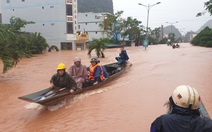 Dân 'cầu cứu' trên mạng vì lũ lên đột ngột: 'Xem xét do nghẽn thông tin hay không tuyên truyền?'