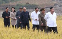 Em gái ông Kim Jong Un tái xuất hiện sau 2 tháng, thị sát vùng lũ cùng anh