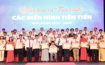 Đôi bạn cõng nhau đến trường được tôn vinh bông hoa thi đua yêu nước