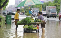 Ngày thứ 3 'chịu trận' triều cường, dân Cần Thơ buôn bán ế ẩm