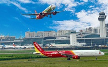 Vietjet vận chuyển miễn phí hàng cứu trợ, tặng vé cho cán bộ đến vùng lũ