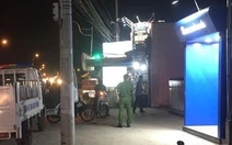 Bị trừ tài khoản nhưng không nhận được tiền, lấy búa đập bể trụ ATM để 'minh oan' với vợ