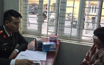 Hà Nội niêm phong một quầy thuốc vì "chặt chém" giá khẩu trang