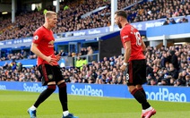 VAR giải cứu Man Utd khỏi thất bại trước Everton