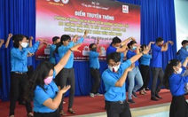 Nhảy flashmob 'Ghen Cô Vy' tuyên truyền chống dịch