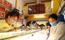 Giá vàng trong nước cao hơn 3,7 triệu đồng/lượng so với thế giới