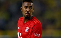 Đi thăm con đang bệnh, Jerome Boateng vừa gặp tai nạn, vừa bị Bayern phạt