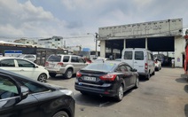 Đổ xô xếp hàng kiểm định ôtô tại TP.HCM