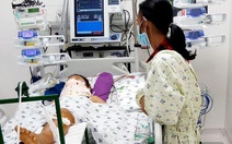 Cứu bé trai 10 tuổi bị xe tải tông nguy kịch khi đi làm phụ mẹ