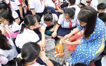 Tin nhắn của cô: 'Phụ huynh cho con tiền đóng kế hoạch nhỏ, bao nhiêu tùy'