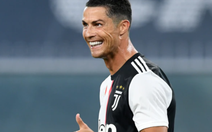 Video Ronaldo đi bóng từ giữa sân rồi dứt điểm trái phá ghi bàn đẹp mắt