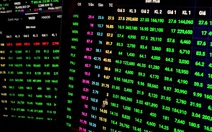 Chứng khoán Việt Nam và thế giới đồng loạt xanh, VN-Index tăng điểm cao nhất trong 9 phiên