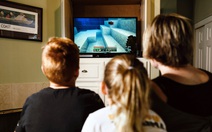 Khảo sát 2.800 trẻ 11-14 tuổi, tất cả đều dùng mạng xã hội, hơn 1/2 chơi game