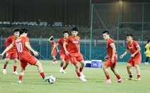 Quế Ngọc Hải phải tập riêng ở buổi tập đầu tiên tại Oman