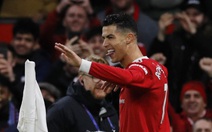 Ronaldo ghi bàn, Man Utd thắng dễ Burnley