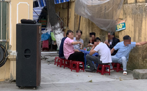 'Hét' karaoke vào tai nhau: bao giờ mới thôi!