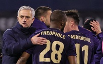 HLV Mourinho xin lỗi sau khi Tottenham bị loại đau đớn