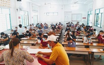 Hàng ngàn người thi giấy phép lái xe sau dịch COVID-19 tại TP.HCM