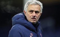 Tottenham sa thải HLV Mourinho