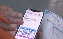 Gõ cửa tận nhà dân để khuyến khích cài app thanh toán tiền điện