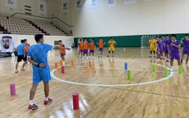 Tuyển futsal Việt Nam làm quen sân thi đấu trước khi đá play-off World Cup