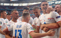 De Ligt bị đuổi, Hà Lan thua sốc CH Czech