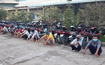 Bất chấp dịch, các nhóm thanh niên vẫn tổ chức đá gà qua mạng ăn tiền
