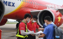 Vietjet đưa nhân viên y tế vào TP.HCM hỗ trợ chống dịch