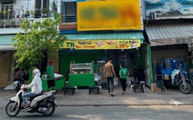 Gặp người 'xỉu' giữa đường, dân Sài Gòn chẳng nề hà COVID-19 cứu giúp