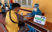 Cần Thơ tiêm vắc xin cho hàng trăm nhân viên bán hàng, giao hàng
