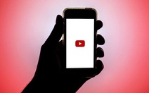 Vì sao bà mẹ tự xóa tài khoản YouTube hơn 500.000 người theo dõi sau khi bị chỉ trích?