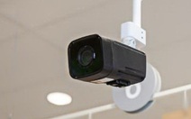 Cha bé gái 8 tuổi bị 'dì ghẻ' hành hạ đến chết khai gì về việc xóa camera?