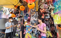 Sôi động thị trường trang trí Halloween