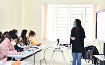 Sinh viên Hà Nội 'chia phe' xin học trực tiếp - trực tuyến