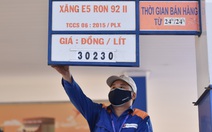 Giá xăng tăng lên đỉnh mới: 31.573 đồng/lít