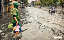 Mưa lớn chiều chủ nhật, nhiều nơi tại TP.HCM lại thành sông