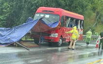 Xe khách va chạm với xe du lịch trên cao tốc, 1 thiếu nữ tử vong