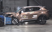 Kia Sportage 2022 gặp tai nạn, người ngồi trong sẽ như thế nào?