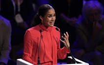 Meghan Markle bị công chúng ‘la ó’ khi phát biểu tại Anh