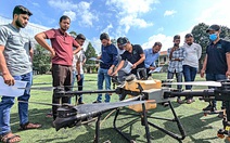 Học nghề phi công nông nghiệp