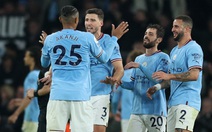 Man City soán ngôi đầu bảng của Arsenal