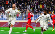 Ronaldo lập hat-trick giúp Al-Nassr lên đỉnh bảng