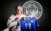 Leicester trông cậy Dean Smith giúp trụ hạng