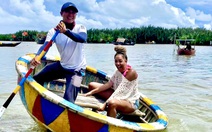 Cặp đôi người Anh miệt mài làm video giới thiệu du lịch Việt Nam