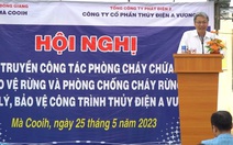 Thủy điện A Vương tuyên truyền cho người dân vùng dự án